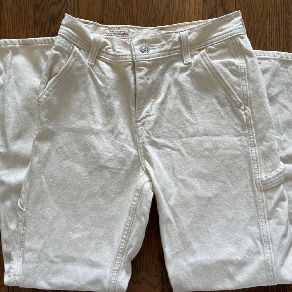 Cream Levi jeans